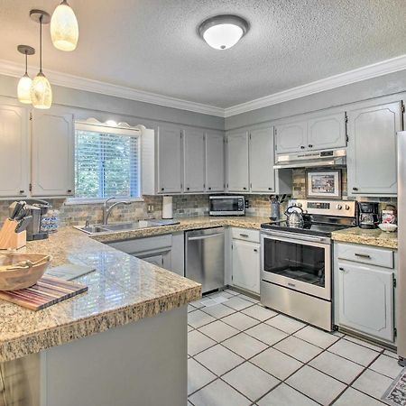 Charming Hot Springs Home With Sunroom And Yard Экстерьер фото