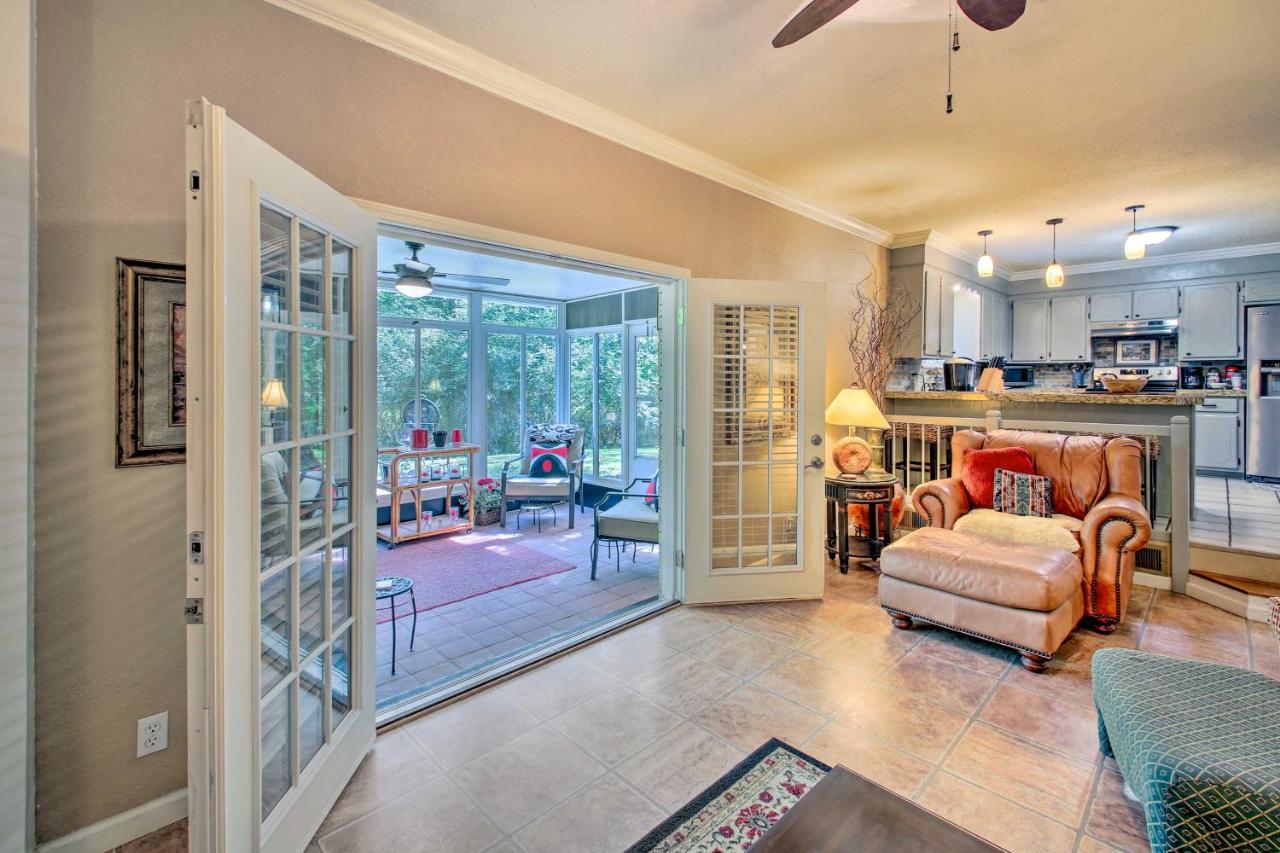 Charming Hot Springs Home With Sunroom And Yard Экстерьер фото